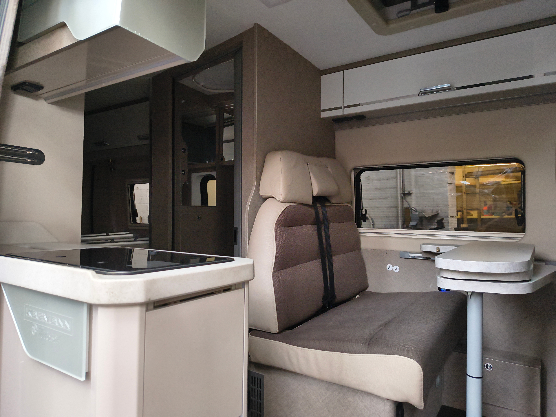 Karmann Davis 592 Karmann Davis 592 Lifestyle View